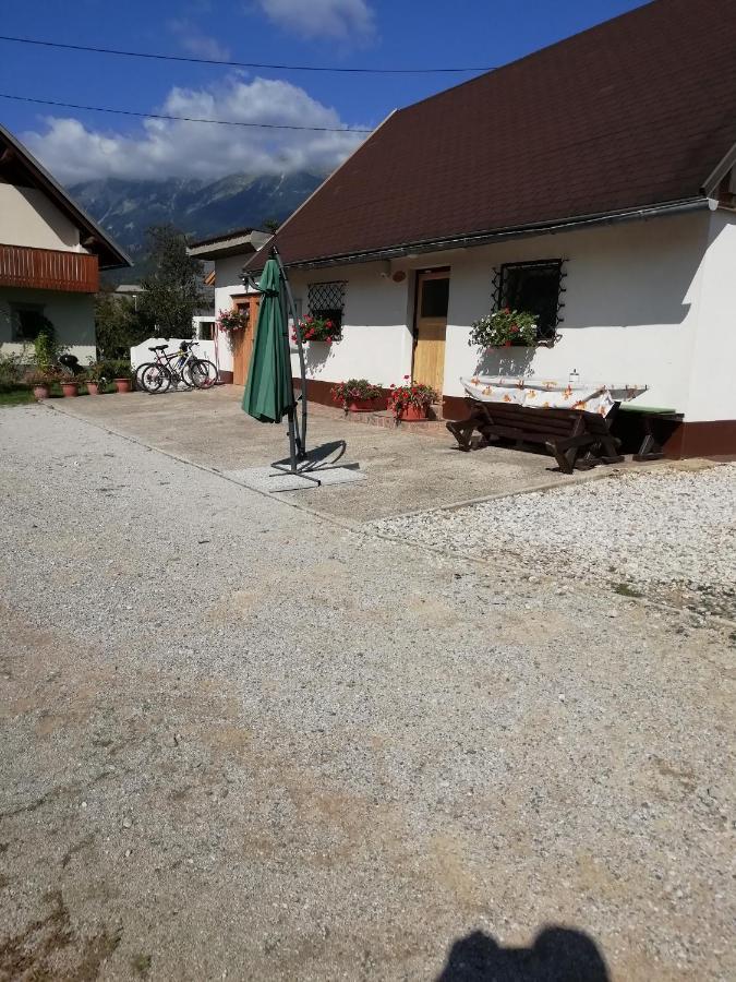 Apartma Pr' Vok Lesce (Upper Carniola) Exterior foto